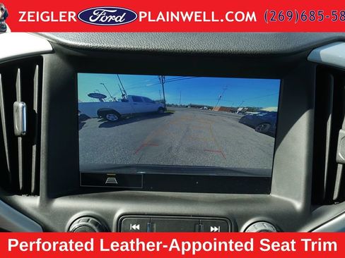 Used 2024 GMC Terrain SLT AWD/4WD image 18