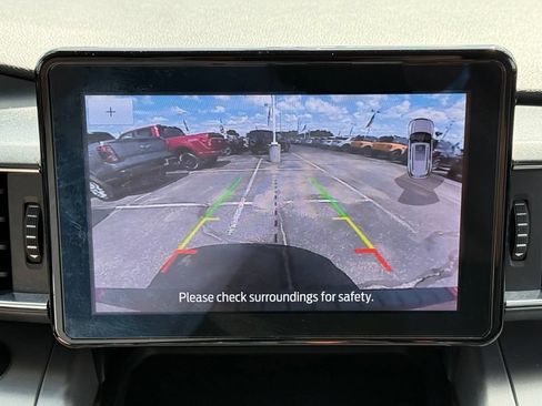 Used 2022 Ford Explorer XLT w/ Equipment Group 202A AWD/4WD image 14