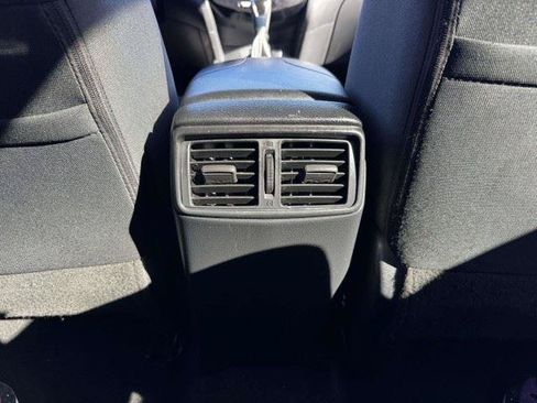 Used 2018 Nissan Rogue SV FWD image 36