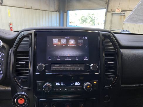 Used 2024 Nissan Titan SV w/ SV Convenience Package image 36