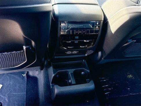 New 2025 Jeep Grand Cherokee L Laredo image 26