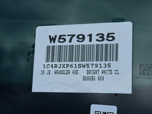 Used 2025 Jeep Wrangler Sahara w/ Safety Group image 37