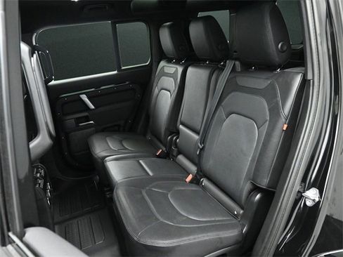Used 2023 Land Rover Defender 110 X-Dynamic SE image 15