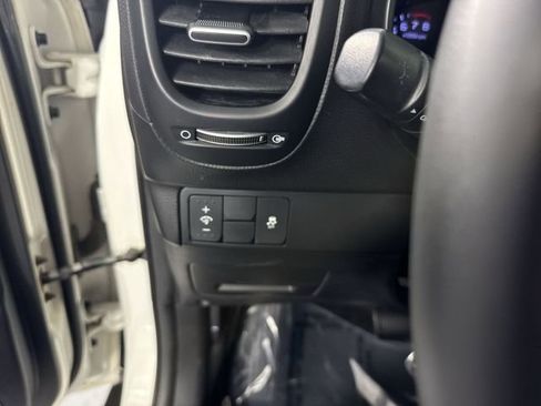 Used 2018 Kia Soul image 12