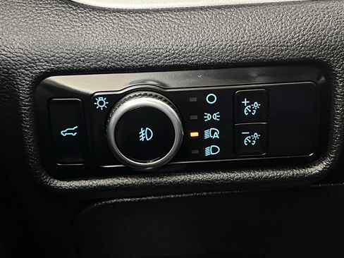 Used 2024 Ford Explorer XLT w/ Equipment Group 202A AWD/4WD image 41