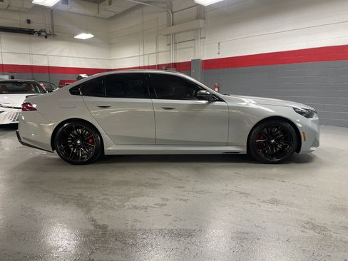 Used 2026 BMW M5 w/ Carbon Package AWD/4WD image 11