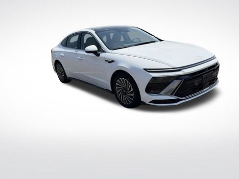 Used 2025 Hyundai Sonata Limited FWD image 7