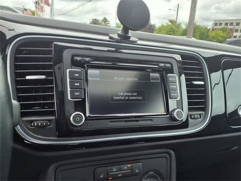 Used 2014 Volkswagen Beetle 2.5 image 14