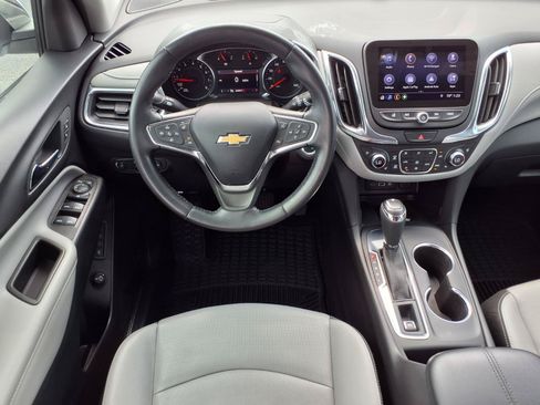 Used 2021 Chevrolet Equinox Premier FWD image 2