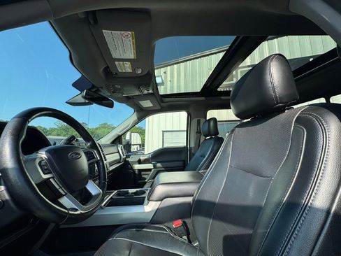 Used 2017 Ford F250 Lariat w/ Lariat Ultimate Package AWD/4WD image 11