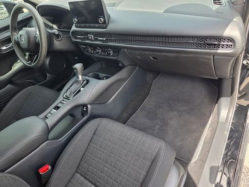 Used 2023 Honda HR-V LX image 15