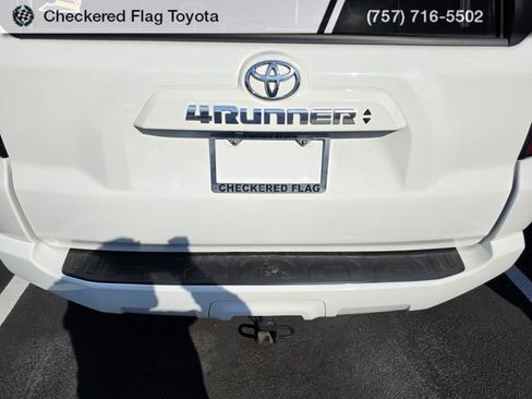 Used 2020 Toyota 4Runner SR5 Premium w/ Moonroof Package AWD/4WD image 7