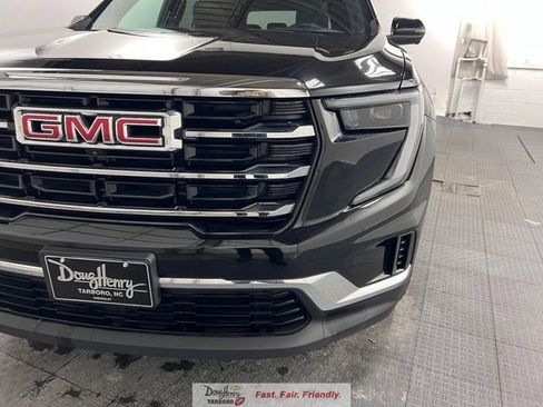 Used 2025 GMC Acadia Elevation image 11