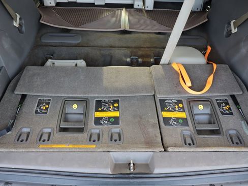 Used 2012 Toyota Sienna XLE image 22