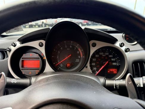 Used 2015 Nissan 370Z Touring RWD image 24