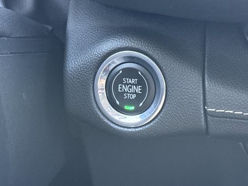 Used 2023 Buick Envision Avenir image 28