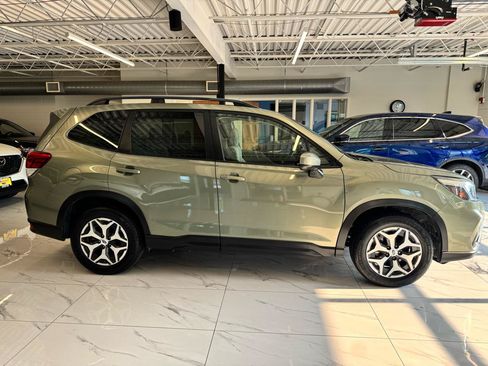 Used 2020 Subaru Forester Premium AWD/4WD image 4