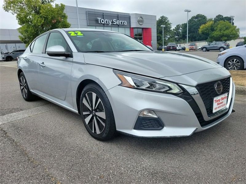 Certified 2022 Nissan Altima 2.5 SV image 1