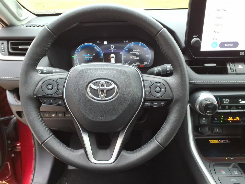 Used 2023 Toyota RAV4 Limited AWD/4WD image 17