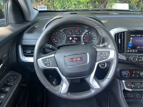 Used 2022 GMC Terrain SLE w/ Driver Convenience Package FWD image 17