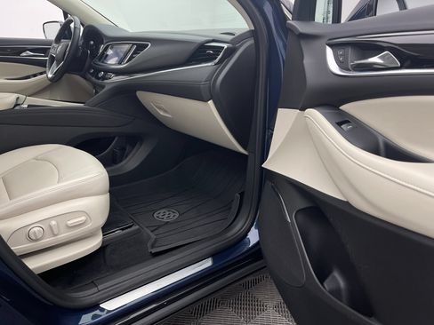 Used 2023 Buick Enclave Essence FWD image 31