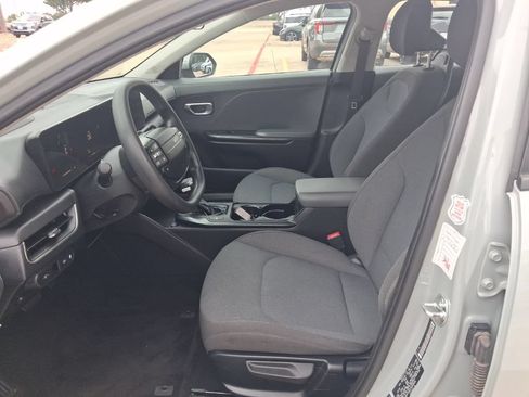 Used 2025 Kia K4 FWD image 4