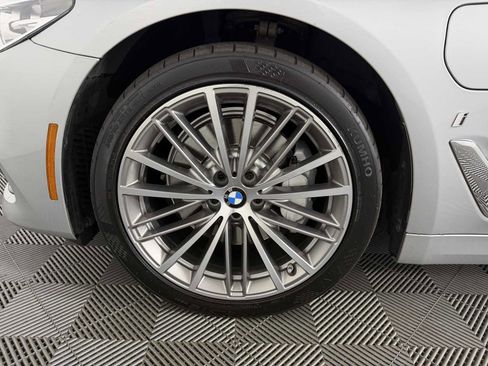 Used 2019 BMW 530e w/ Convenience Package RWD image 9