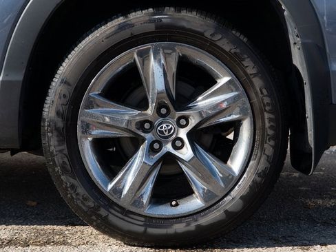 Used 2019 Toyota Highlander Limited Platinum image 13