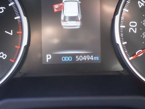Certified 2022 Toyota RAV4 XLE Premium FWD image 24
