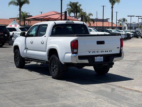 Used 2022 Toyota Tacoma SR5 RWD image 8