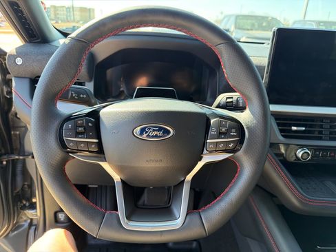 Used 2025 Ford Explorer ST-Line w/ Premium Package image 14