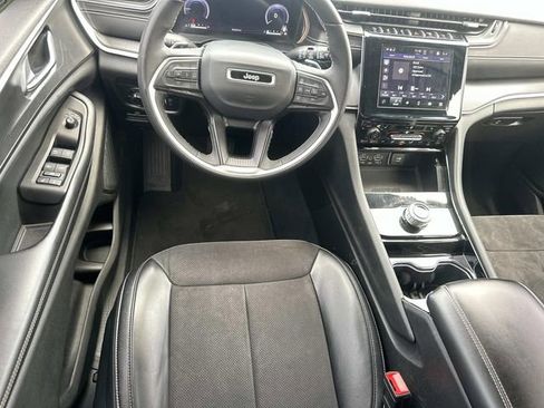 Used 2023 Jeep Grand Cherokee L Laredo image 18