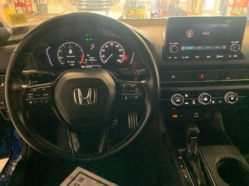 Used 2023 Honda Civic Sport image 15