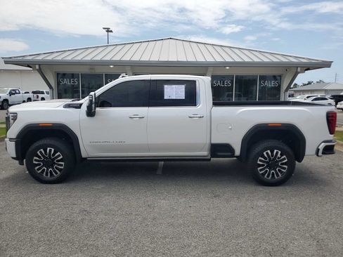 Used 2025 GMC Sierra 3500 Denali Ultimate AWD/4WD image 2