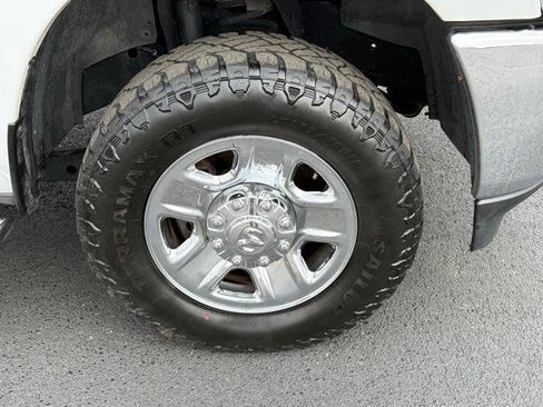 Used 2019 RAM 2500 Tradesman w/ Safety Group image 16