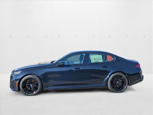 New 2026 BMW M5 w/ Executive Package image 5