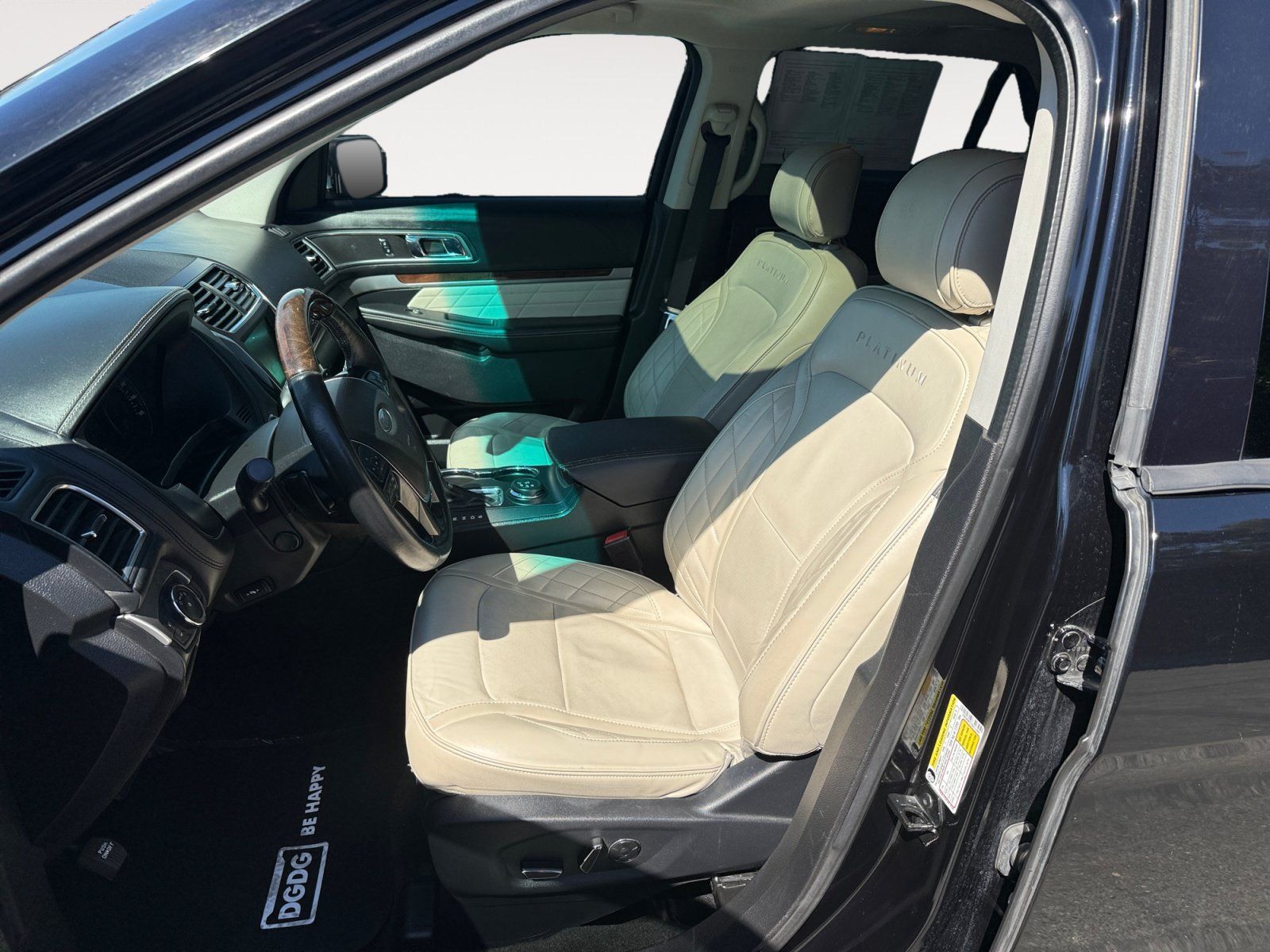Used 2016 Ford Explorer Platinum AWD/4WD image 10