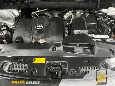 Used 2019 Toyota Highlander LE FWD image 20