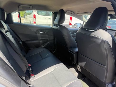 Used 2024 Toyota Prius XLE FWD image 11