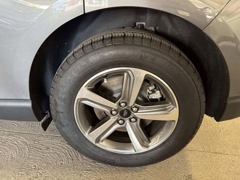 Used 2024 Ford Edge SEL w/ Convenience Package image 9