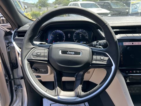 New 2026 Jeep Grand Cherokee L Limited RWD image 18