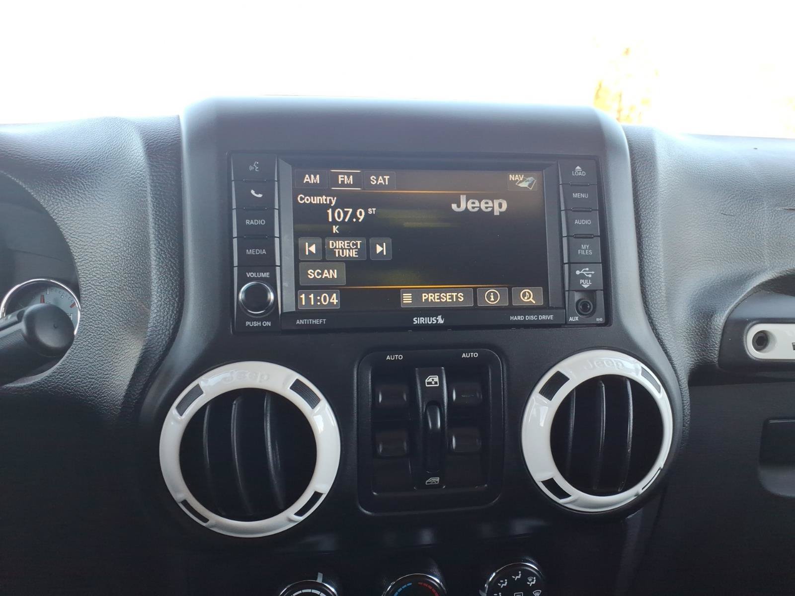 Used 2014 Jeep Wrangler Unlimited Sahara AWD/4WD image 22
