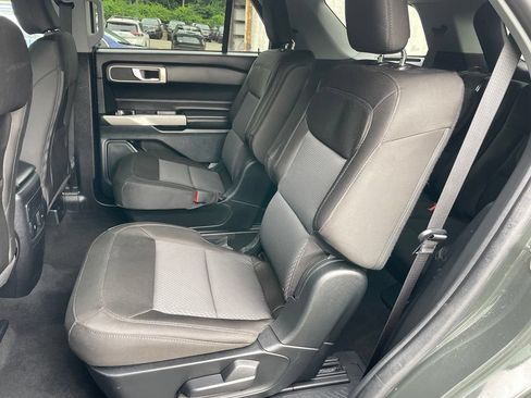 Used 2023 Ford Explorer XLT AWD/4WD image 8