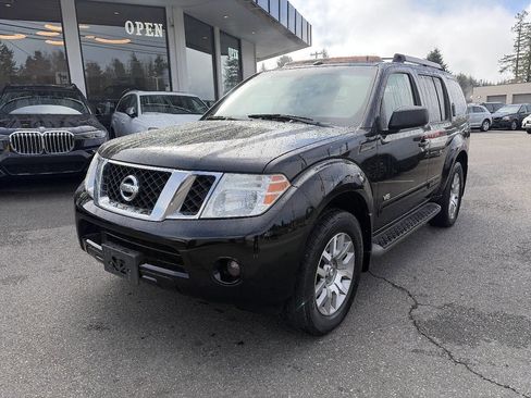 Used 2008 Nissan Pathfinder SE w/ Premium Pkg image 1