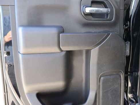 Used 2022 Chevrolet Silverado 2500 Custom w/ Custom Value Package image 16