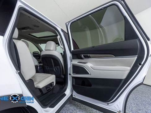 Used 2022 Kia Telluride EX w/ EX Premium Package image 35