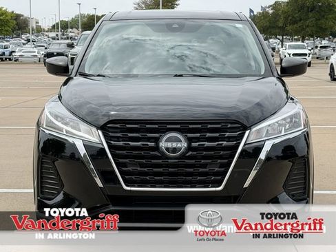 Used 2022 Nissan Kicks S FWD image 1