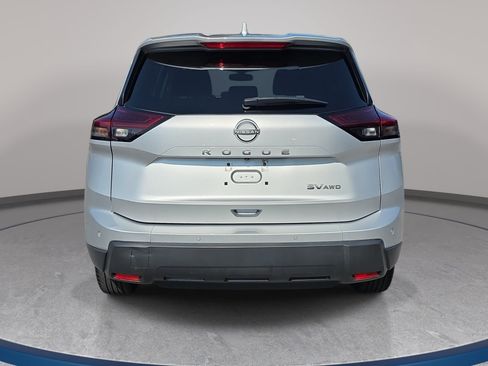 Used 2024 Nissan Rogue SV AWD/4WD image 6