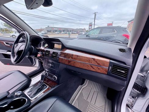 Used 2010 Mercedes-Benz GLK 350 4MATIC image 35