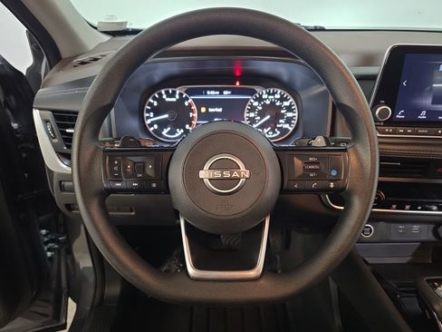 Used 2023 Nissan Rogue SV image 13